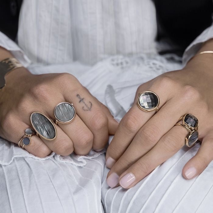 Mini Pixie Ever Black MOP Disc Ring