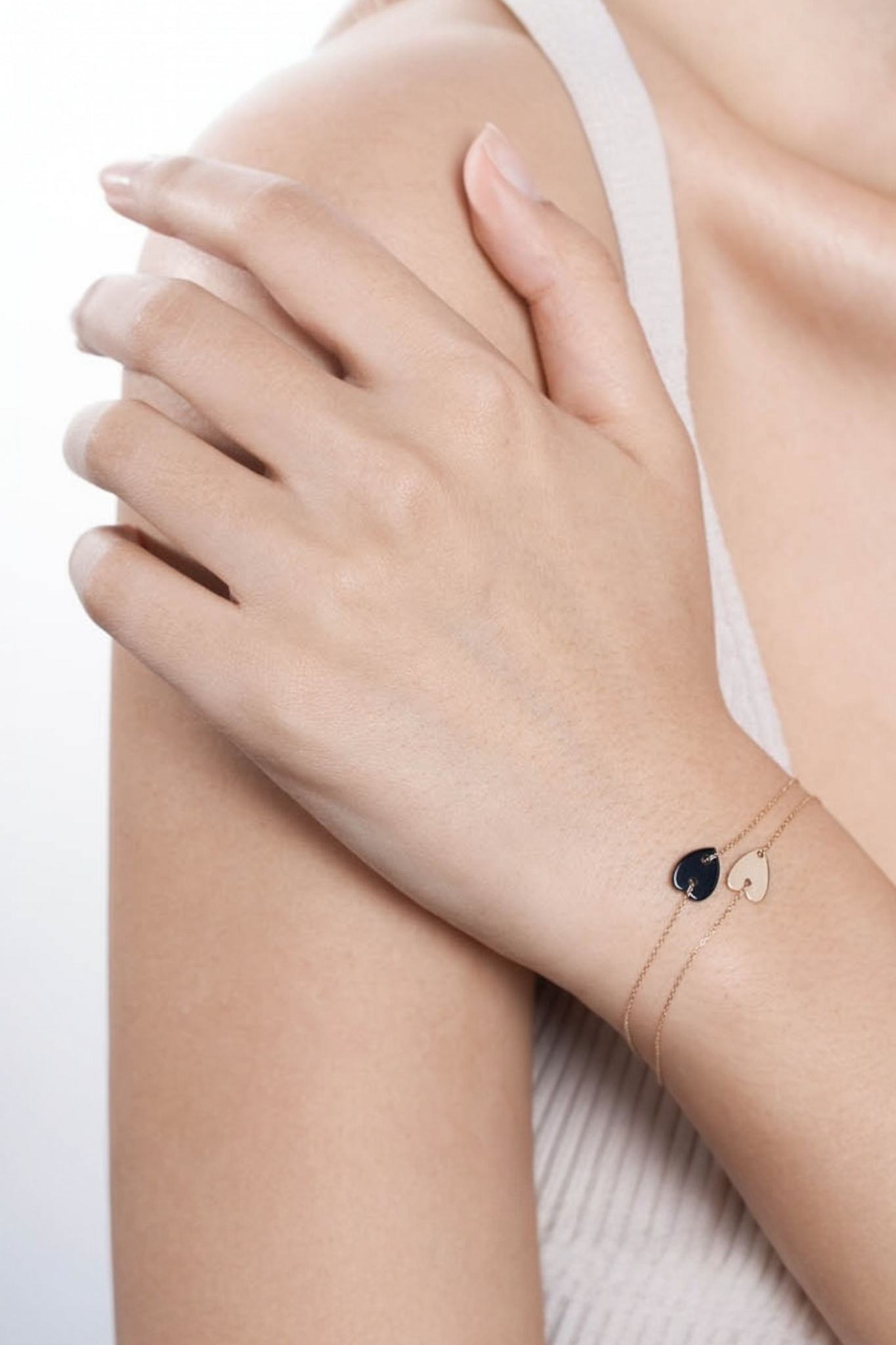 Angèle Mini Onyx Heart Bracelet